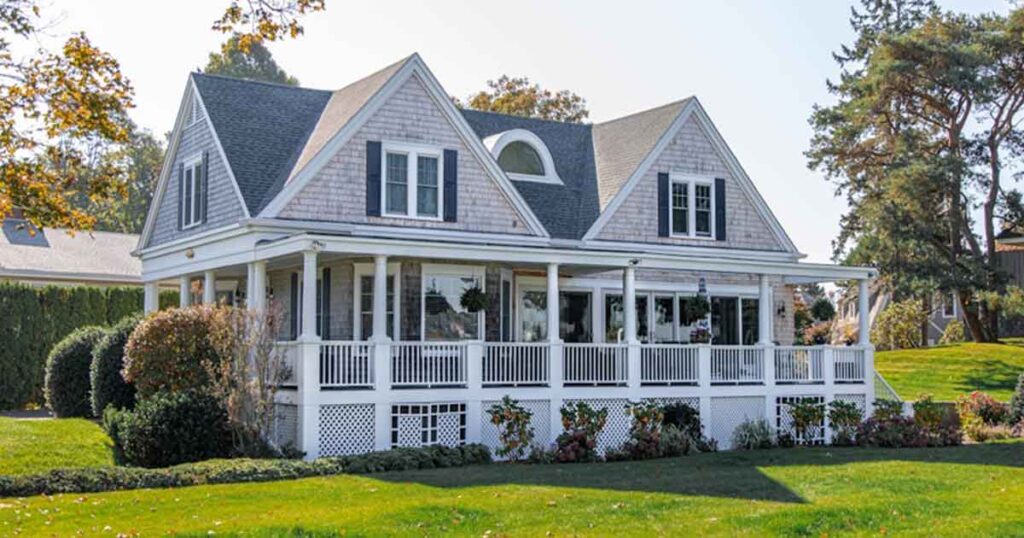 Cozy vacation house exterior boosting short-term rental profitability.